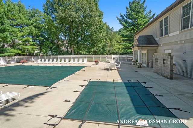 18137 Newgate Lane, Spring Lake, MI 49456