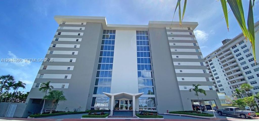 9273 Collins Avenue 811, Surfside, FL 33154