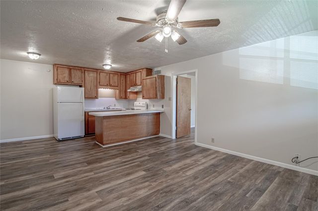 112, 116, 120 Mcadams Lane, Huntsville, TX 77340