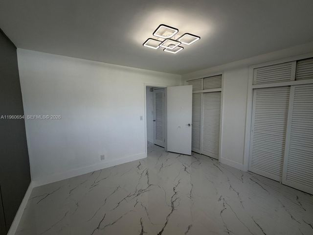 725 SW 11th Ave 17F, Hallandale Beach, FL 33009