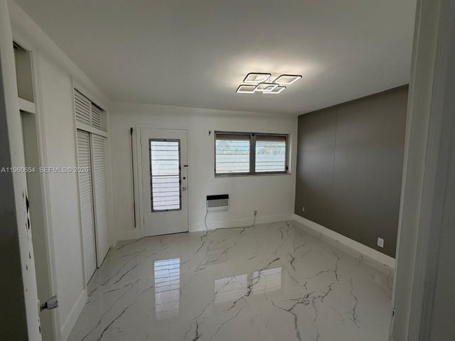 725 SW 11th Ave 17F, Hallandale Beach, FL 33009