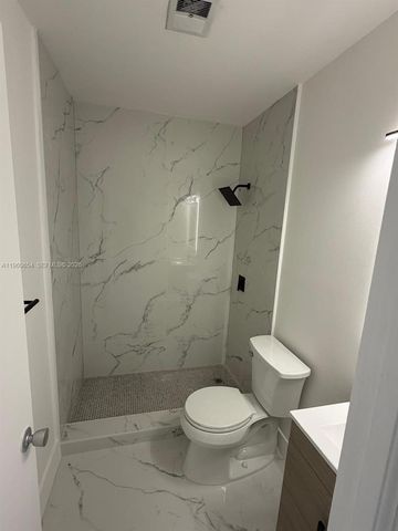 725 SW 11th Ave 17F, Hallandale Beach, FL 33009