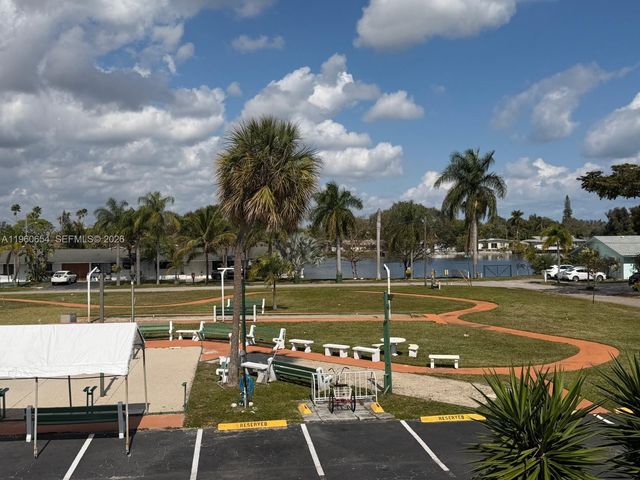 725 SW 11th Ave 17F, Hallandale Beach, FL 33009