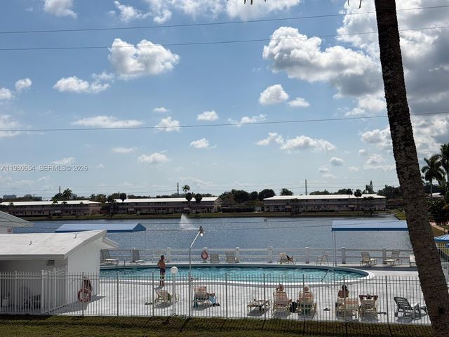 725 SW 11th Ave 17F, Hallandale Beach, FL 33009