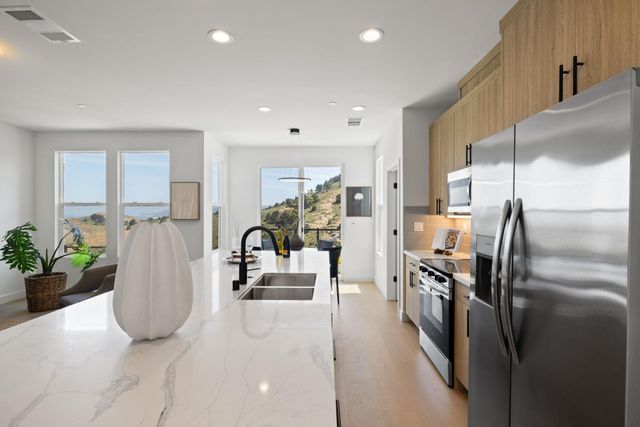 819 Fassler Avenue, Pacifica, CA 94044