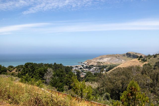 819 Fassler Avenue, Pacifica, CA 94044
