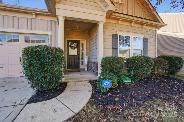 16635 Crimson Sargent Drive, Charlotte, NC 28213