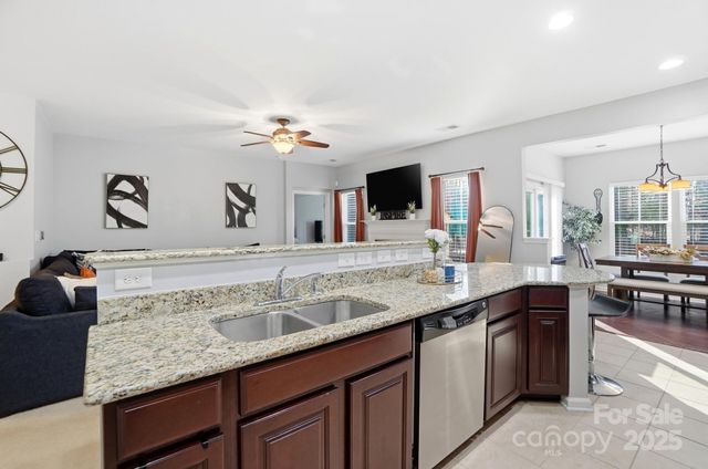 16635 Crimson Sargent Drive, Charlotte, NC 28213