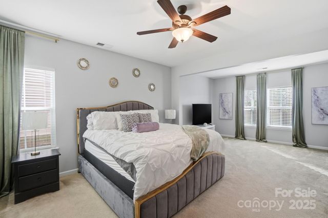 16635 Crimson Sargent Drive, Charlotte, NC 28213