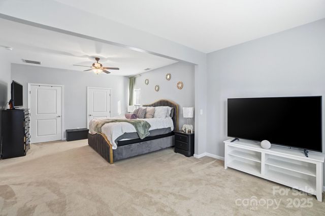 16635 Crimson Sargent Drive, Charlotte, NC 28213