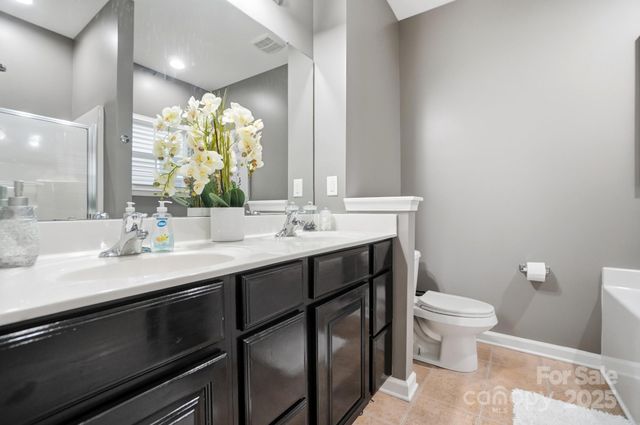 16635 Crimson Sargent Drive, Charlotte, NC 28213