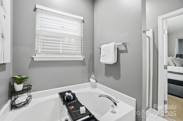 16635 Crimson Sargent Drive, Charlotte, NC 28213