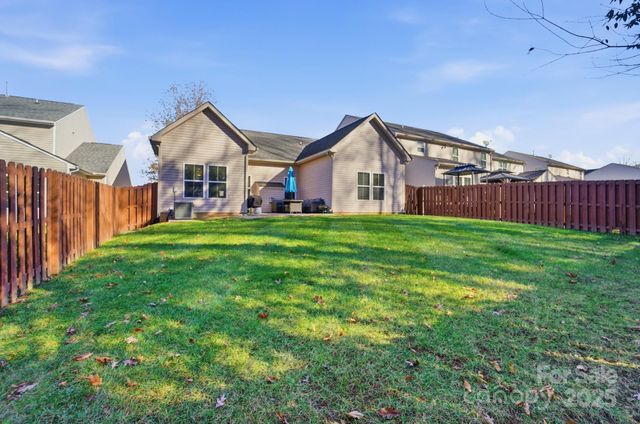 16635 Crimson Sargent Drive, Charlotte, NC 28213