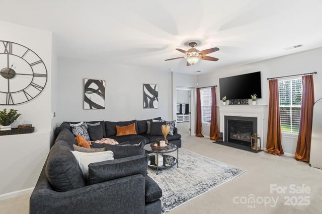 16635 Crimson Sargent Drive, Charlotte, NC 28213