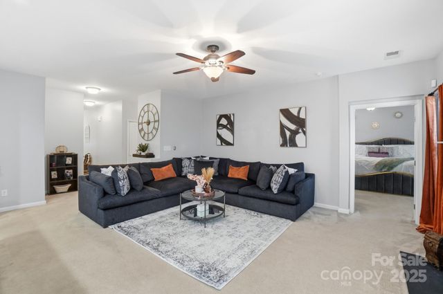 16635 Crimson Sargent Drive, Charlotte, NC 28213