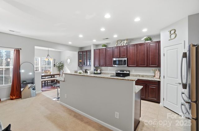 16635 Crimson Sargent Drive, Charlotte, NC 28213