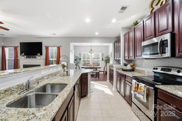 16635 Crimson Sargent Drive, Charlotte, NC 28213