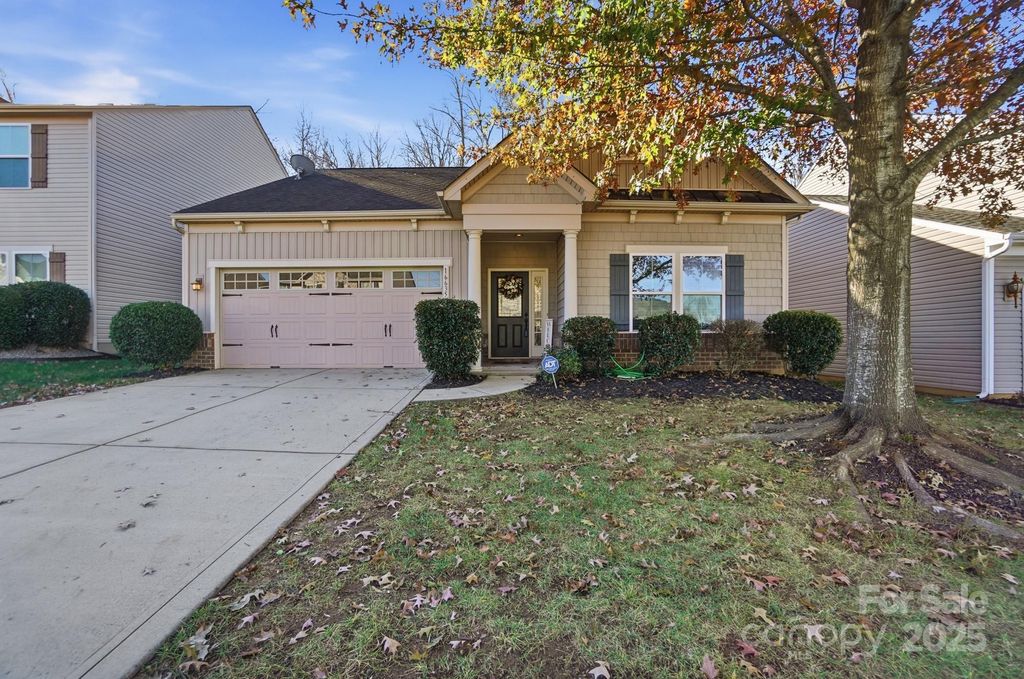16635 Crimson Sargent Drive, Charlotte, NC 28213