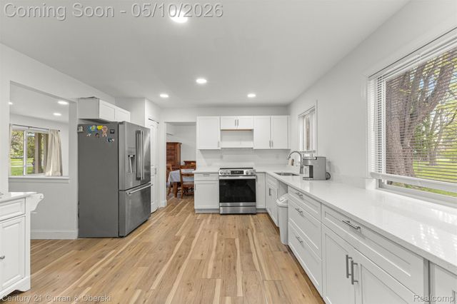 8834 Dublin Way, Sterling Heights, MI 48314