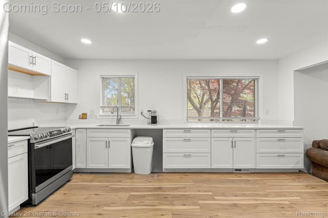 8834 Dublin Way, Sterling Heights, MI 48314