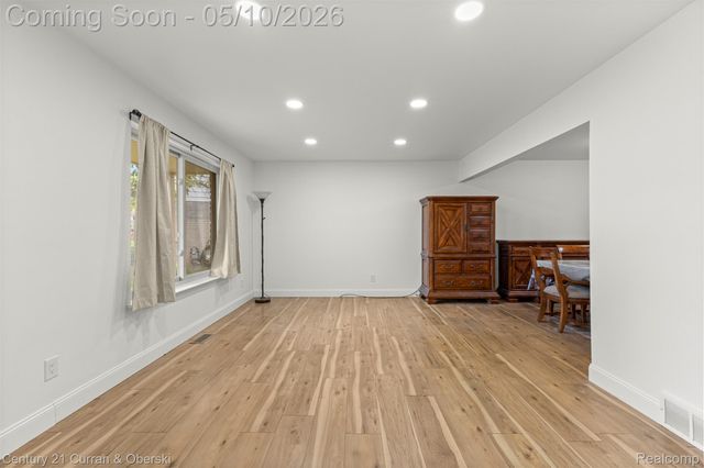 8834 Dublin Way, Sterling Heights, MI 48314