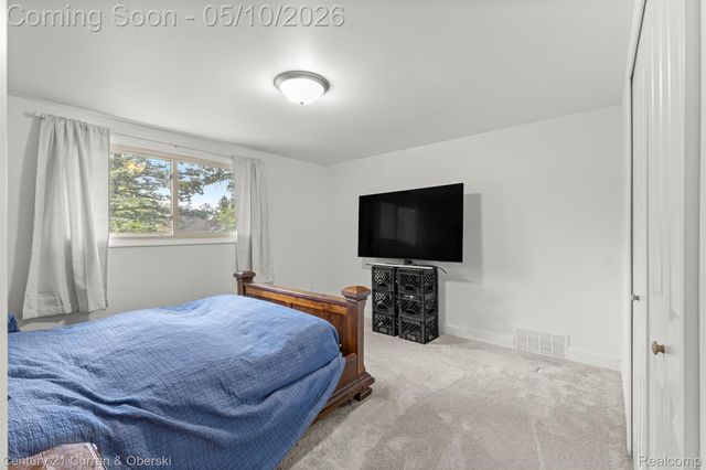 8834 Dublin Way, Sterling Heights, MI 48314
