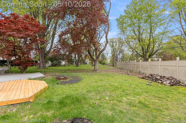 8834 Dublin Way, Sterling Heights, MI 48314