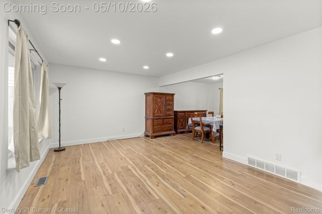 8834 Dublin Way, Sterling Heights, MI 48314