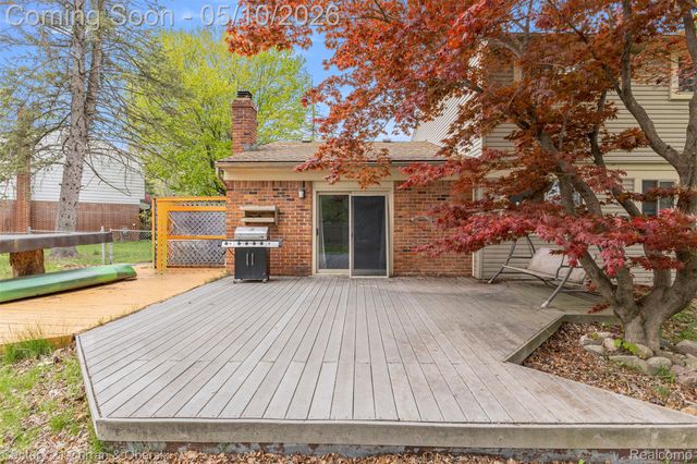 8834 Dublin Way, Sterling Heights, MI 48314
