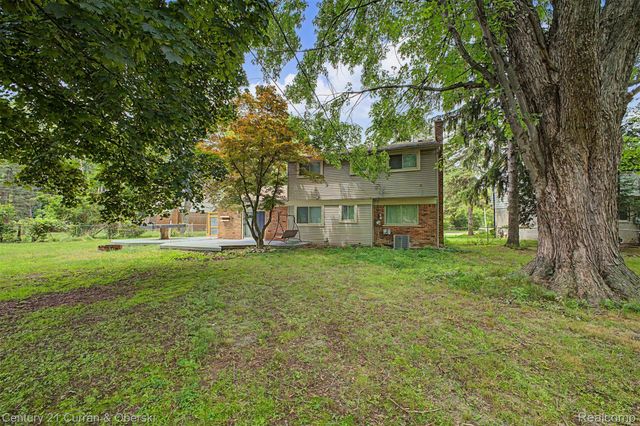 8834 Dublin Way, Sterling Heights, MI 48314