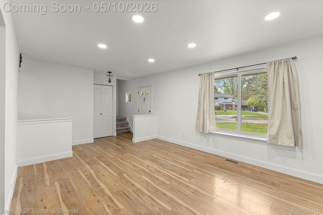 8834 Dublin Way, Sterling Heights, MI 48314