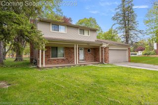 8834 Dublin Way, Sterling Heights, MI 48314
