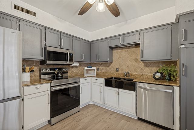 10536 Stone Canyon Road 119, Dallas, TX 75230