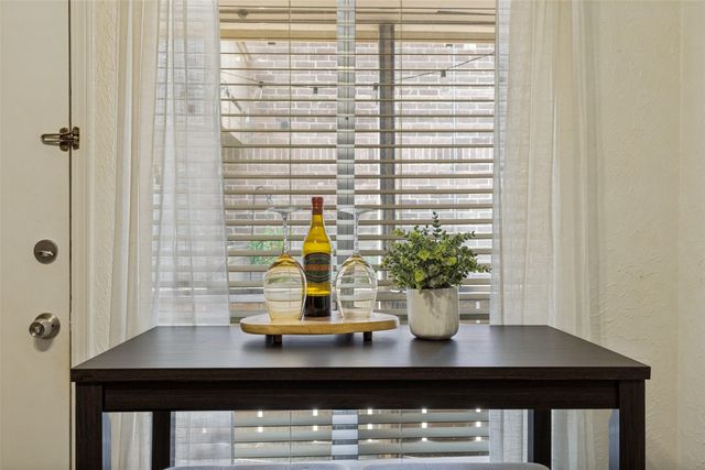 10536 Stone Canyon Road 119, Dallas, TX 75230