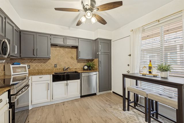 10536 Stone Canyon Road 119, Dallas, TX 75230