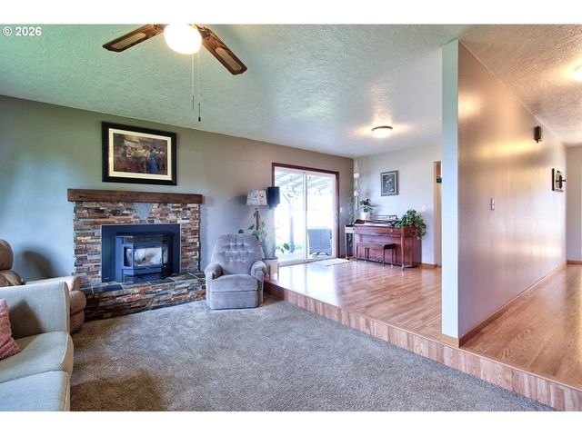 788 Nw 13TH Ave, Canby, OR 97013