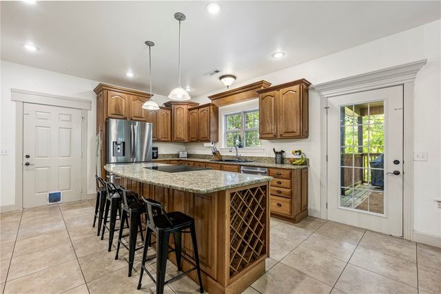 814 Summit Loop, Rogers, AR 72756