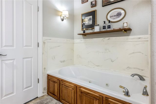 814 Summit Loop, Rogers, AR 72756