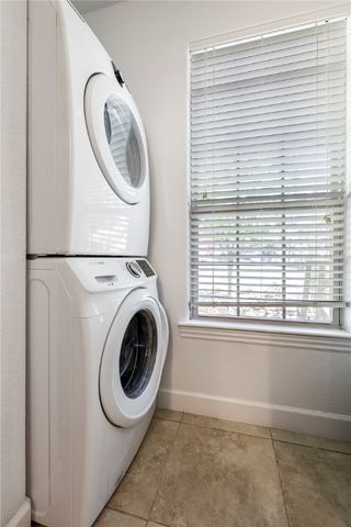 814 Summit Loop, Rogers, AR 72756