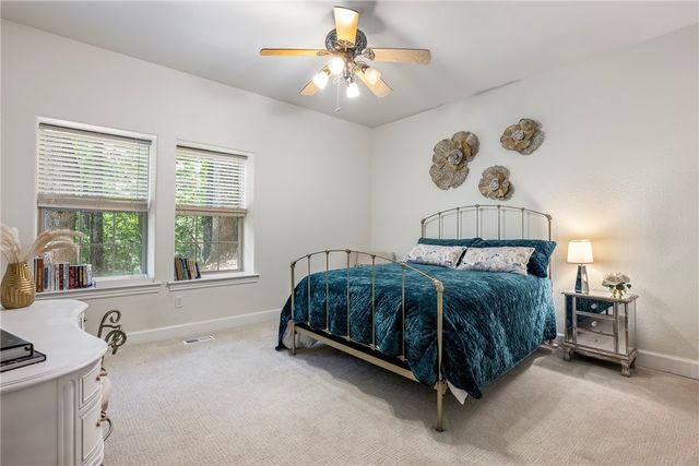 814 Summit Loop, Rogers, AR 72756