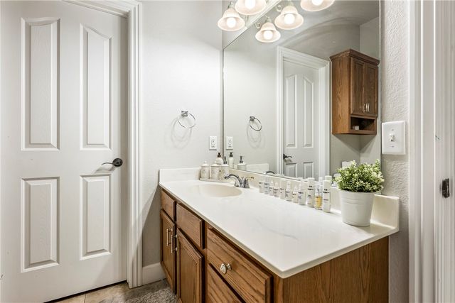 814 Summit Loop, Rogers, AR 72756