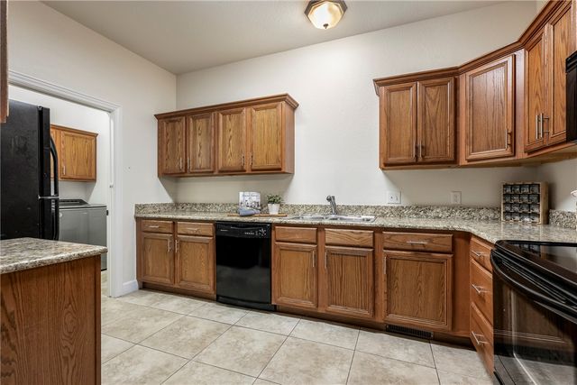 814 Summit Loop, Rogers, AR 72756