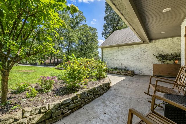 814 Summit Loop, Rogers, AR 72756