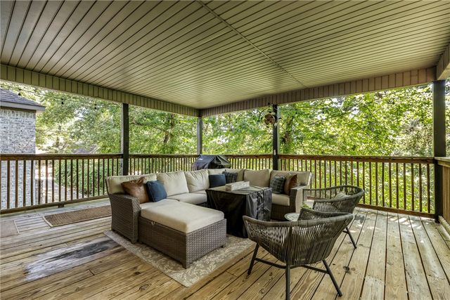 814 Summit Loop, Rogers, AR 72756