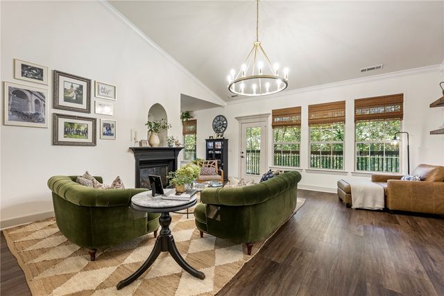 814 Summit Loop, Rogers, AR 72756