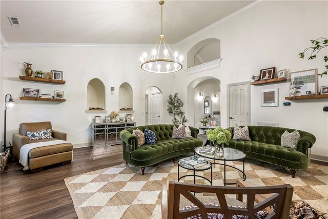 814 Summit Loop, Rogers, AR 72756