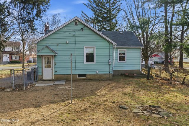 1207 Sumner Avenue, Schenectady, NY 12309