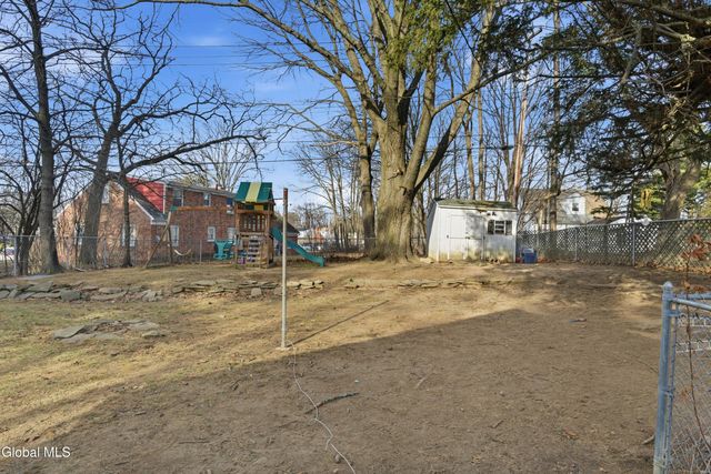 1207 Sumner Avenue, Schenectady, NY 12309