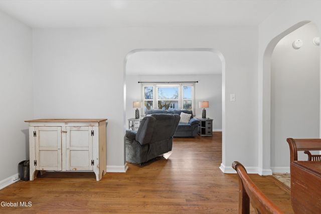 1207 Sumner Avenue, Schenectady, NY 12309