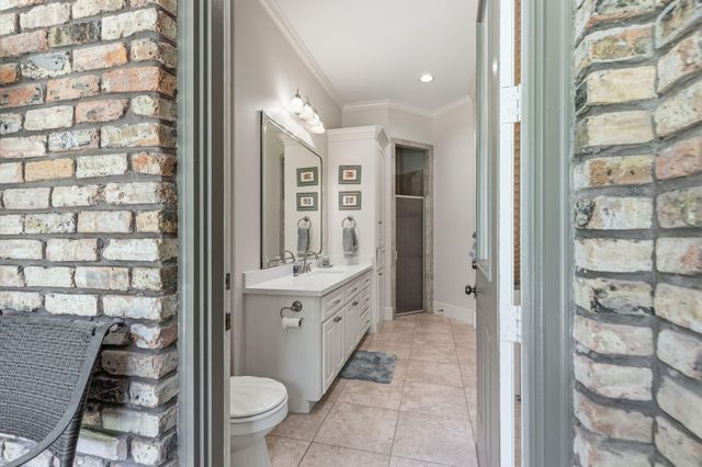 3415 W Benders Landing Boulevard, Spring, TX 77386